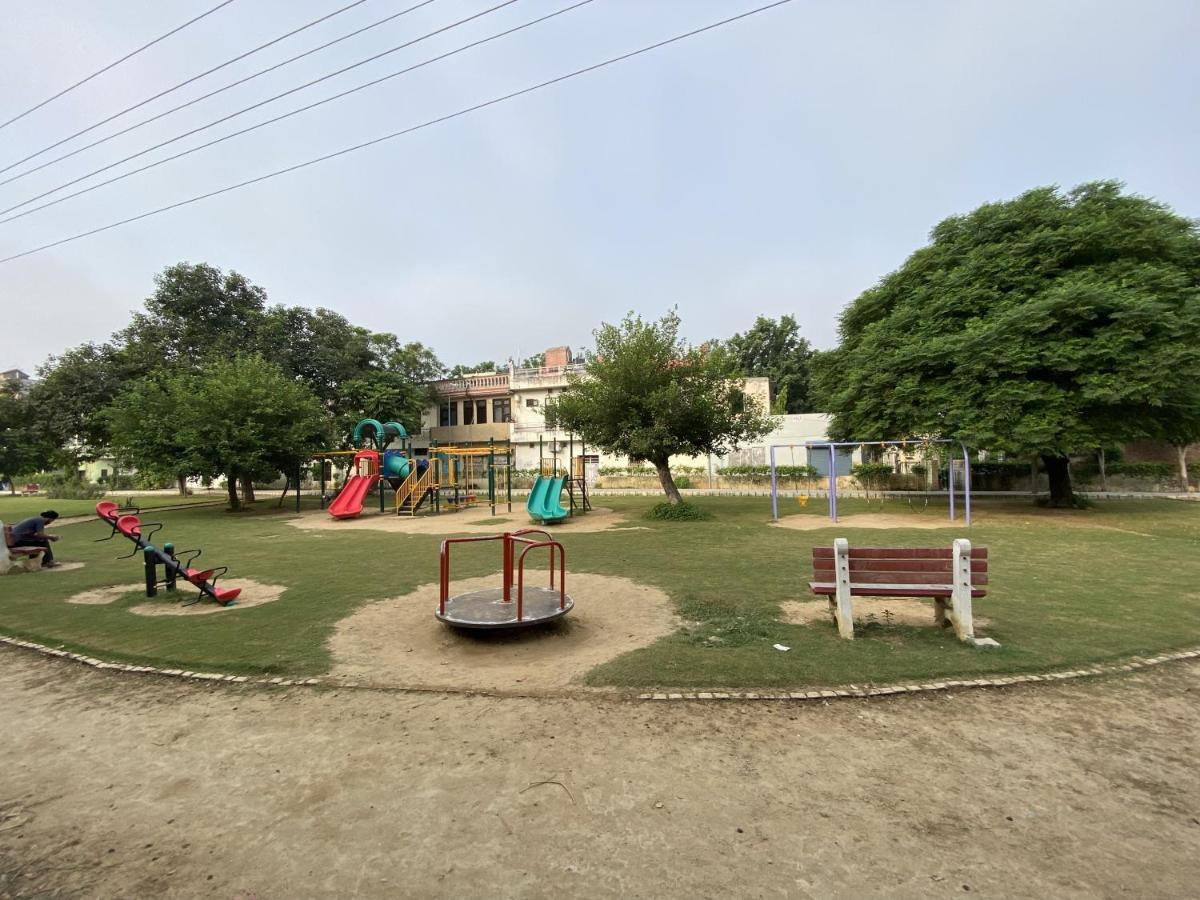 Homestays Лудяна Екстериор снимка